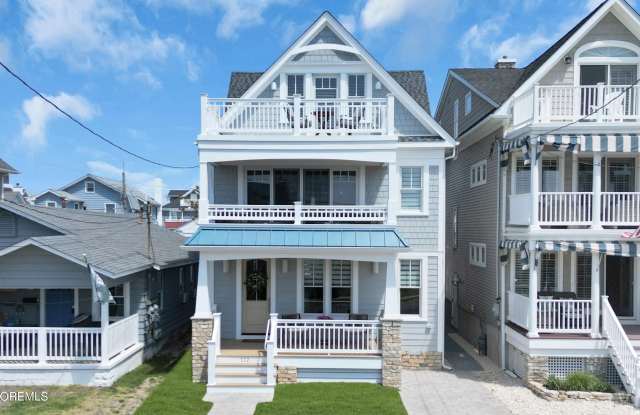 Photo of 112 14th Avenue