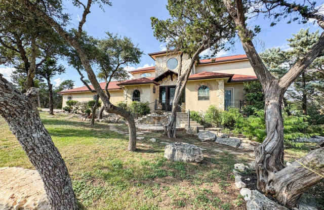 Photo of 2000 Village Oak