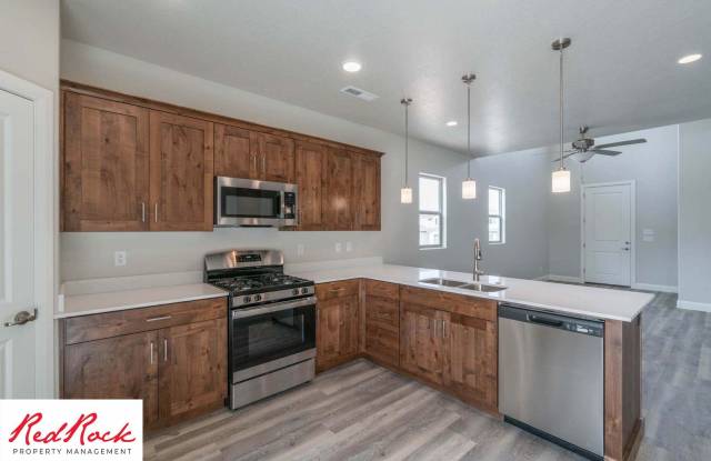 Beautiful Townhome in Hurricane Heights!