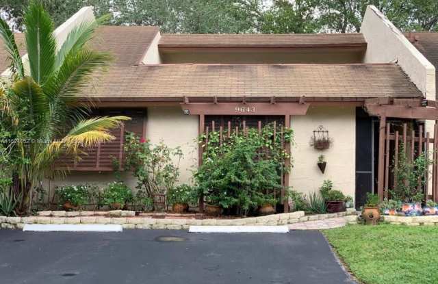 9643 NW 16th St - 9643 Northwest 16th Street, Pembroke Pines, FL 33024