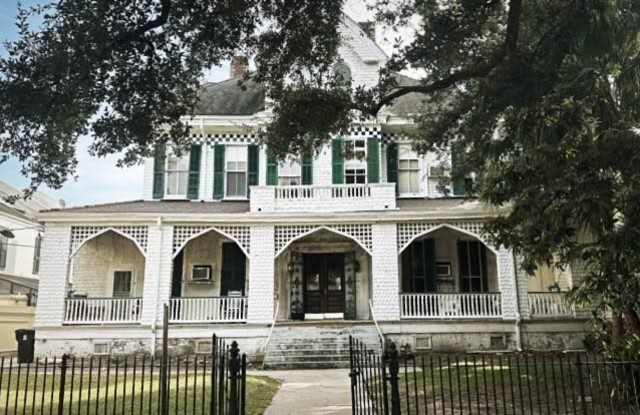 4114 SAINT CHARLES Avenue - 4114 Saint Charles Avenue, New Orleans, LA 70115