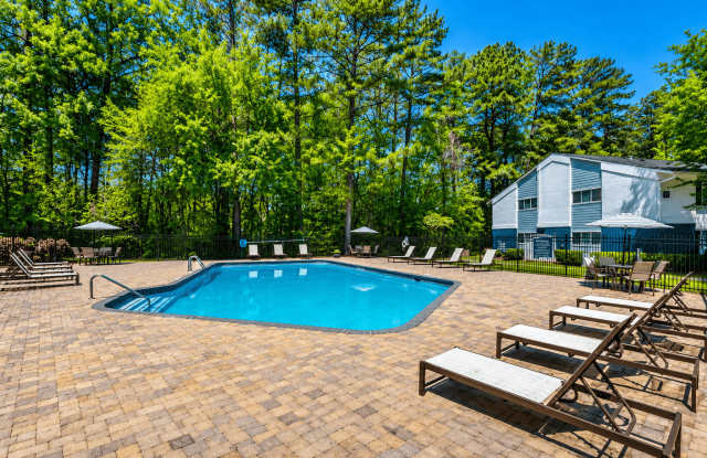 Waters Edge Apartments