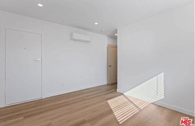 2449 Beachwood Drive