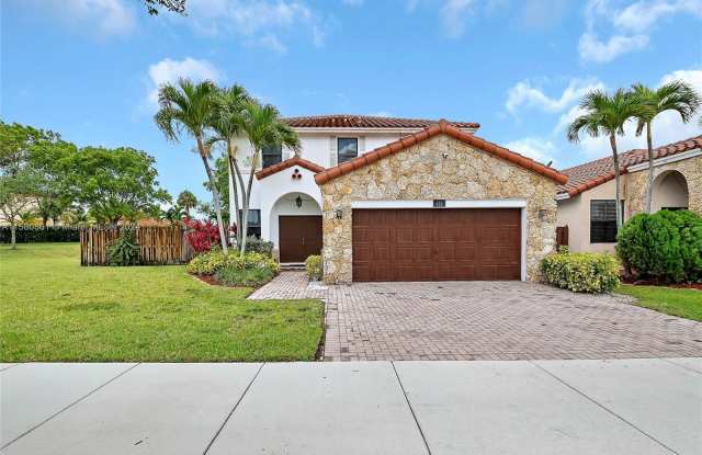 818 NW 99th Ct - 818 Northwest 99th Court, Fountainebleau, FL 33172