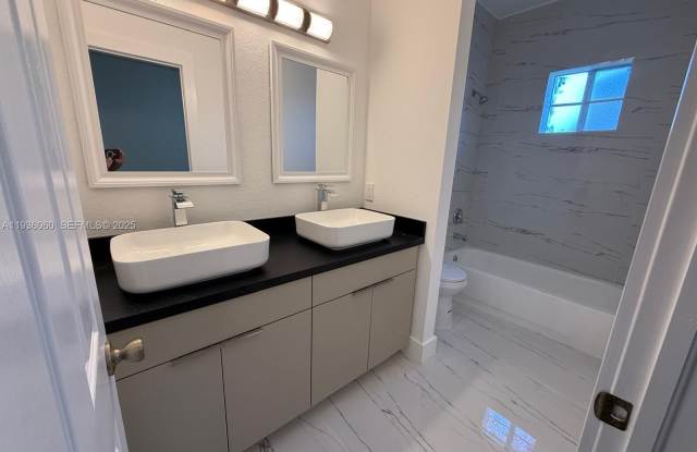 8301 Santa Monica Ter