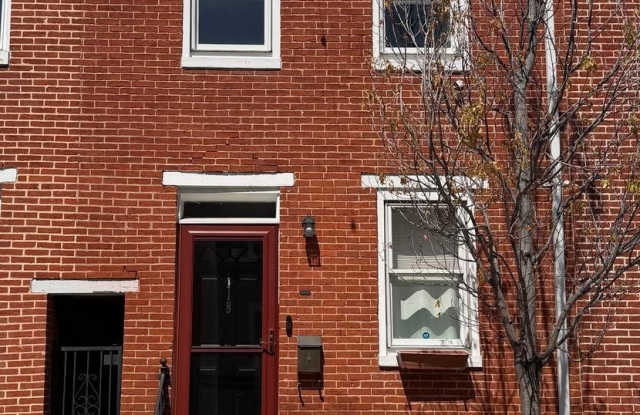 118 E GITTINGS Street