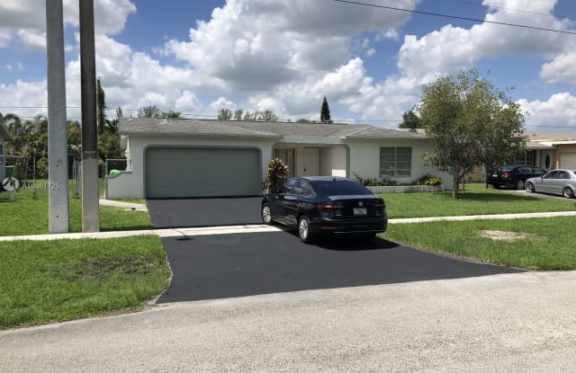 11800 NW 29th Mnr - 11800 Northwest 29th Manor, Sunrise, FL 33323