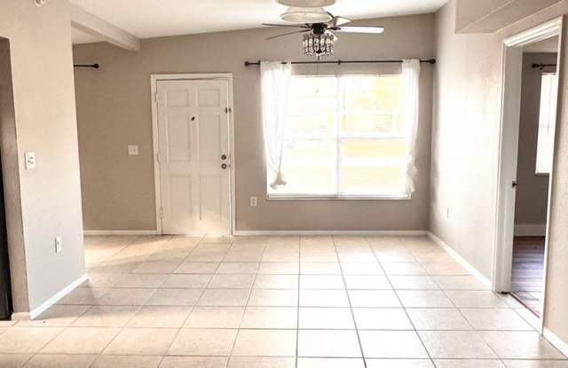 Charming 4-Bedroom Home in Seminole, FL - SECTION 8/HOUSING VOUCHER ACCEPTED!