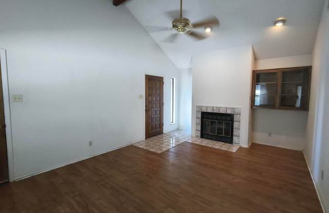Spacious 2 bedroom 2 bath townhome AVAILABLE NOW!!!!
