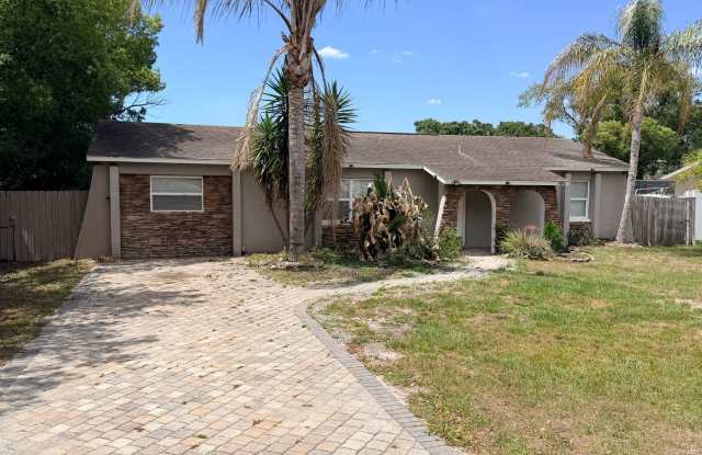 THREE BEDROOM POOL HOME!!!!