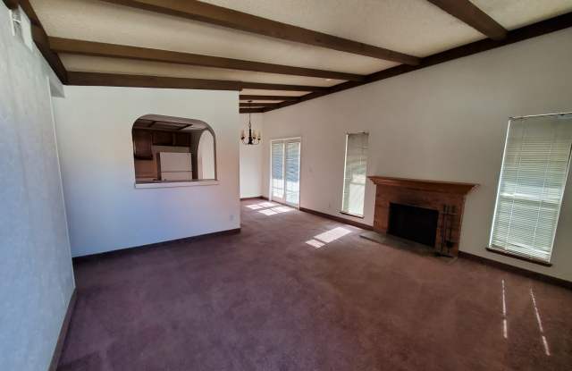 Photo of 6125 W. Oakey