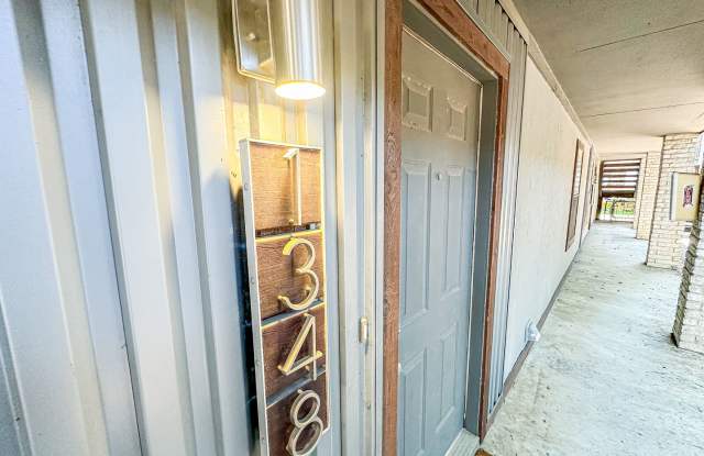 2-Bedroom, 2-Bathroom Condo at District-12!!