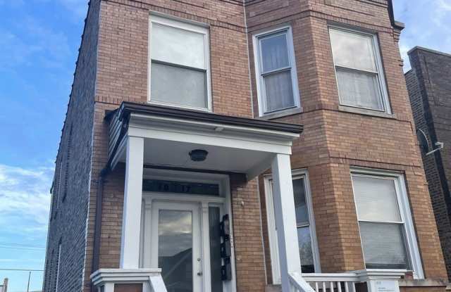 Photo of 1817 S 56th Court unit: 1