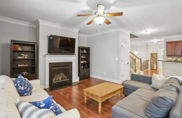 3896 Fairhill Point