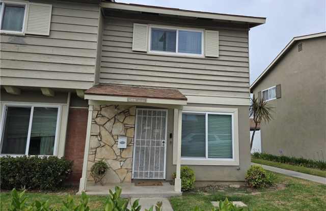 12816 Sussex Circle