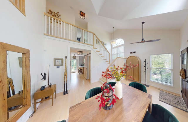 2207 Periwinkle Lane