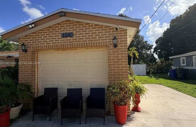 3580 NW 32nd Ct