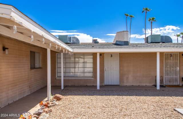 3646 E Glenrosa Avenue unit: 2