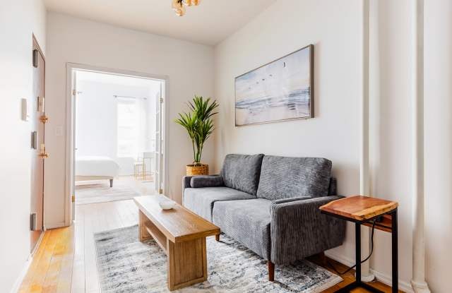 Photo of 221 E 26th St