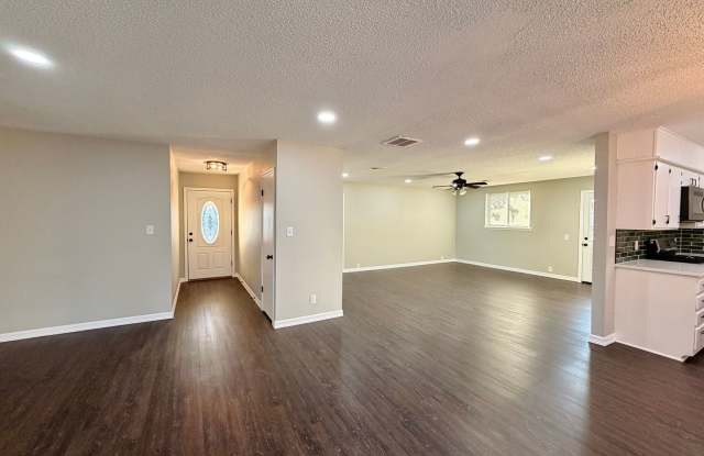 Newly Remodeled 3/2 Jenks Home