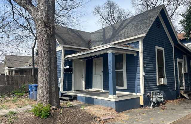213 Cadwallader St. #2, San Antonio, TX. 78212