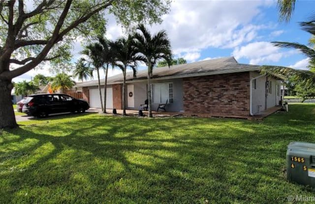 6603 NW 93rd Ave - 6603 Northwest 93rd Avenue, Tamarac, FL 33321