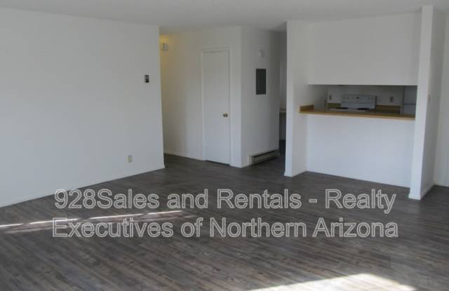 1471 N San Francisco St