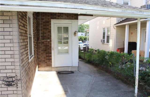 610 West Garrison Street