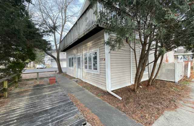 Nice and Spacious 1 Bedroom 1 Bath with Attached 1 Car Garage located in Wauconda!