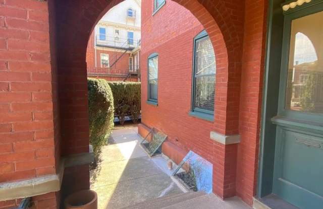 1310 DELAWARE AVE #2A