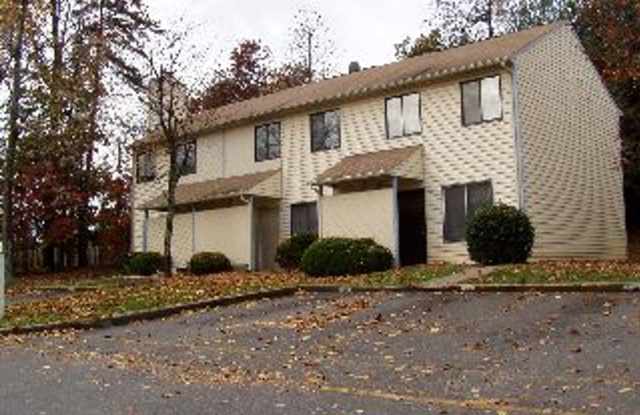 2 Bedroom Townhouse off Candlers Mountain Road