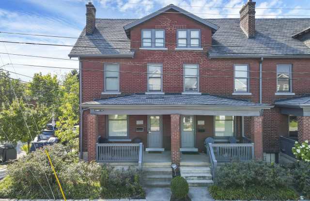 Photo of 1135 Summit Street - 1