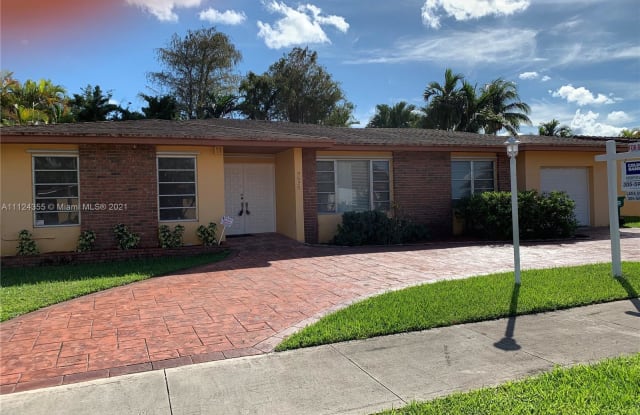 9620 SW 17th St - 9620 Southwest 17th Street, Westchester, FL 33165