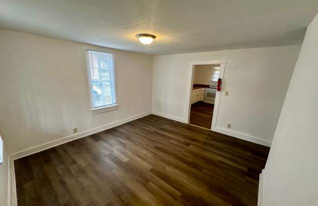 Two Bedroom, 1 Bath House in Columbia!