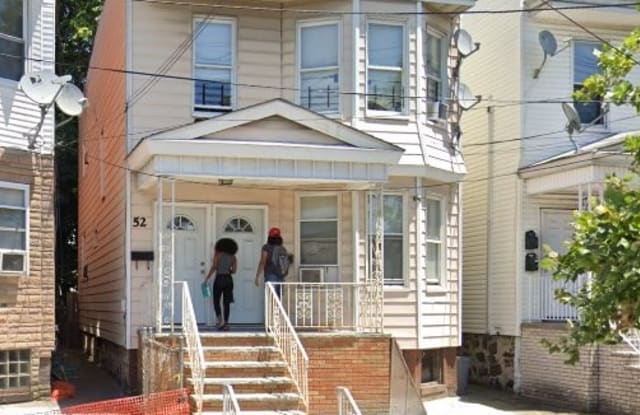 52 GATES AVE - 52 Gates Avenue, Jersey City, NJ 07305