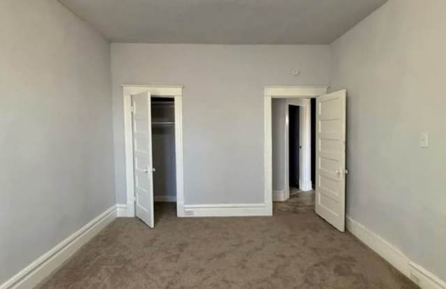 Charming 3BR House in Saint Louis