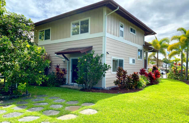 Photo of 4 bedroom 3 bath unfurnished home in Pualani Estates