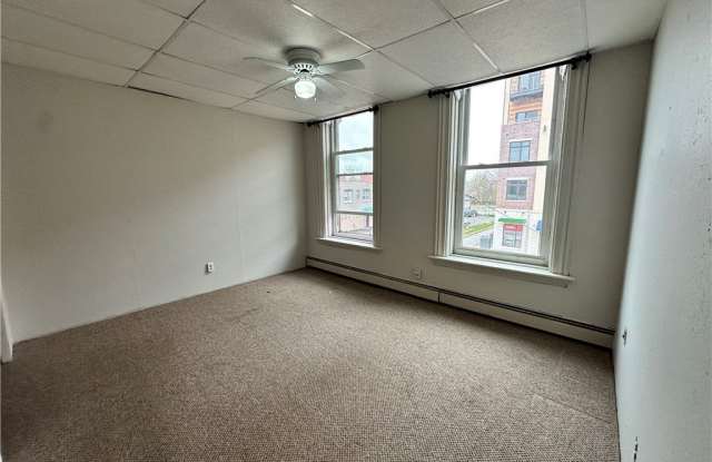 516 S Broadway Street