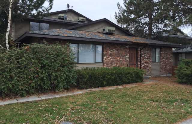 1215 W Ivy Ave