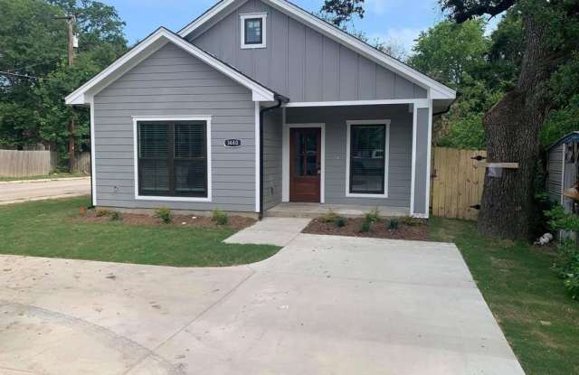 Photo of 1440 W Park Avenue