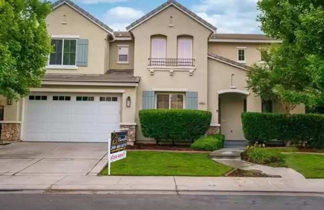Photo of BEAUTIFUL TWO STORY MERCED HOME FOR RENT!