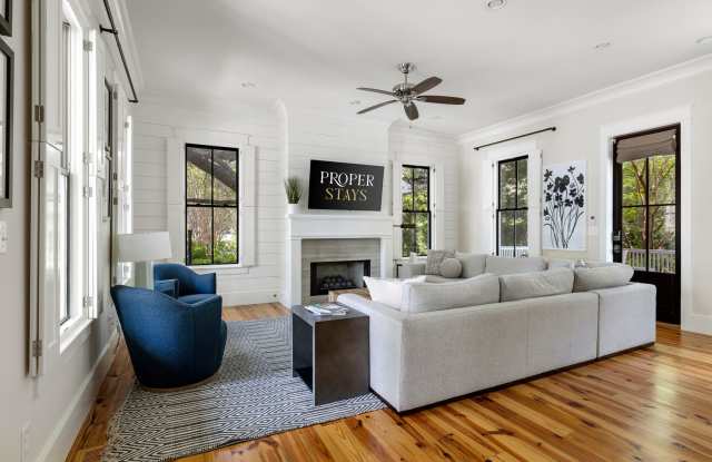 Carolina Manor- 32 Mobile Street