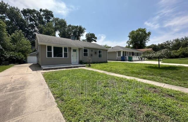 8033 Maple Ave - 8033 Maple Avenue, Gary, IN 46403