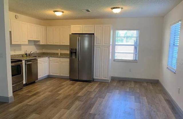 1913 W CHESTNUT STREET