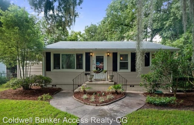 313 E 66th Street - 313 East 66th Street, Savannah, GA 31405