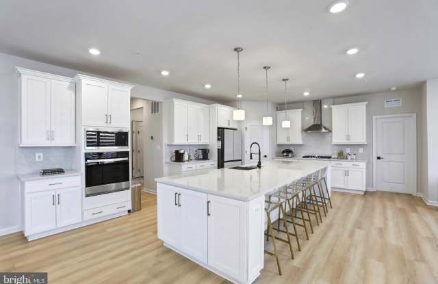 1011 MONOCACY CROSSING Parkway