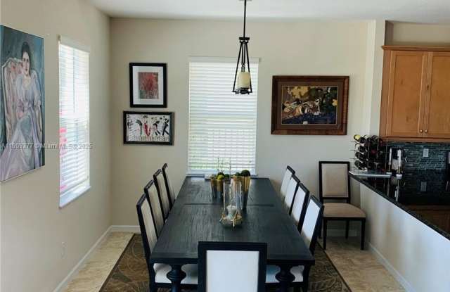 4812 Foxtail Palm Ct