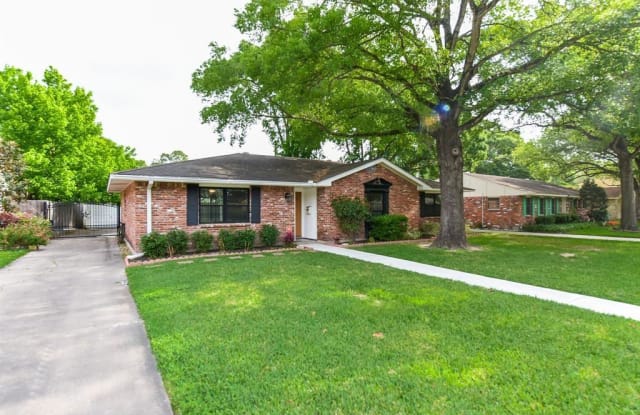 10622 Overbrook Lane - 10622 Overbrook Lane, Houston, TX 77042