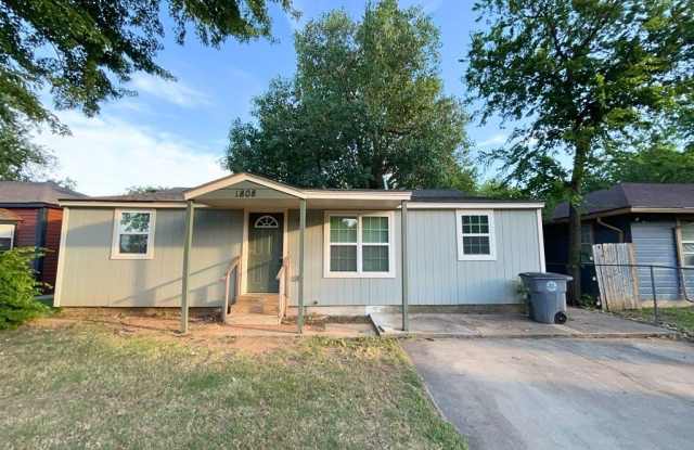 1808 NW Taft Avenue