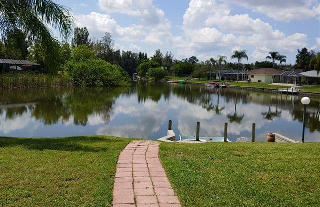 117 SW 22nd CT - 117 Southwest 22nd Court, Cape Coral, FL 33991